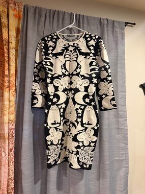 Alexander McQueen Black and White/Cream Long-Sleeve Patterned Knit Dress